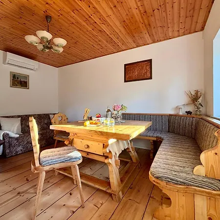 Dom wakacyjny Peaceful Hilltop Retreat Above - Tovsto4 Laško