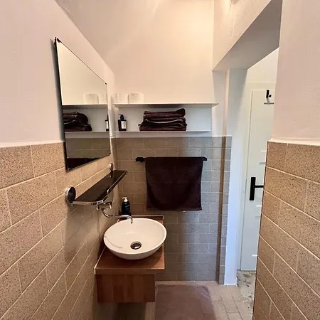 Peaceful Hilltop Retreat Above - Tovsto4 * Laško